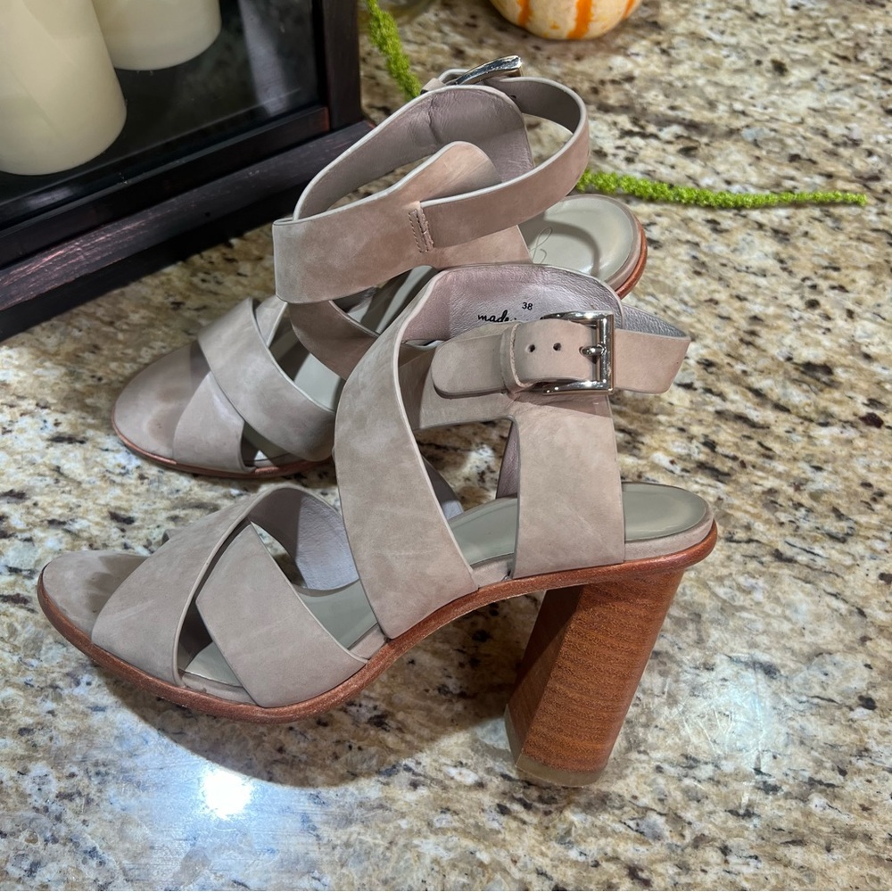 Joie Avery Taupe Ankle Leather Block Stack Heel Sandals 38